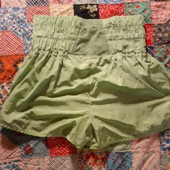 Short Set - Picture 4 of 9